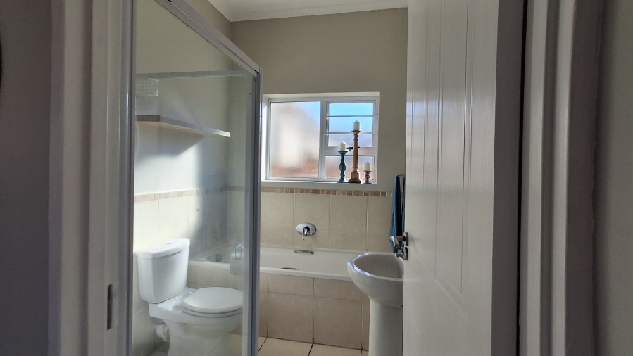 2 Bedroom Property for Sale in Rowallan Park Eastern Cape